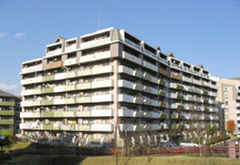 	多摩ニュータウン南大沢学園四番街	 建物写真